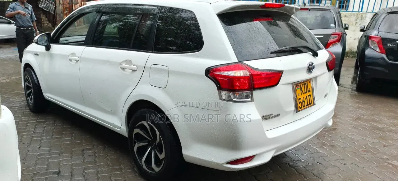 Toyota Corolla Fielder 2015 White