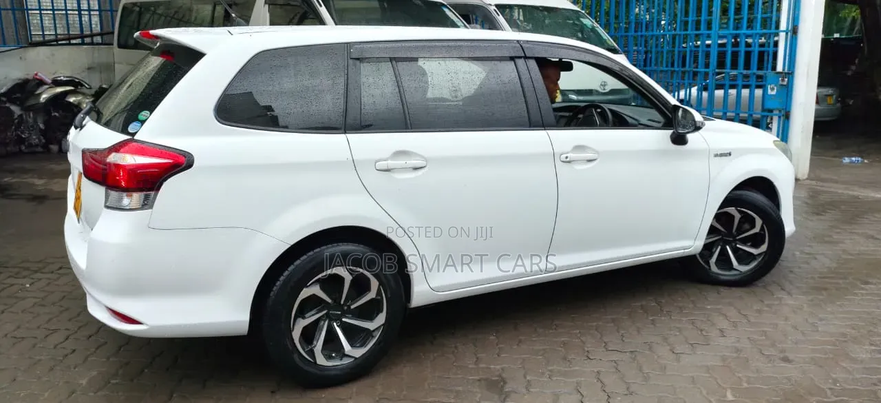 Toyota Corolla Fielder 2015 White
