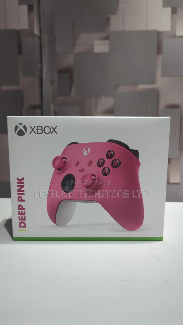 Xbox Wireless Gaming Controller (2025) – Deep Pink –