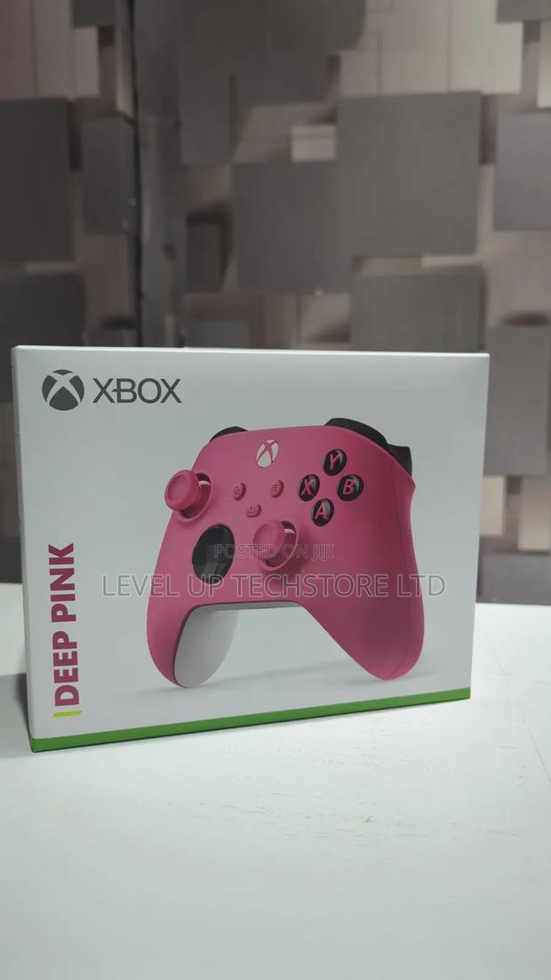 Xbox Wireless Gaming Controller (2025) – Deep Pink – - thumbnail 2