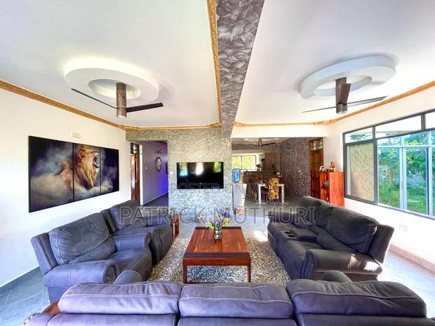 Luxury Airbnbs/Accomodation - thumbnail 2