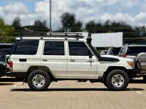 Toyota Land Cruiser 76 Series 2019