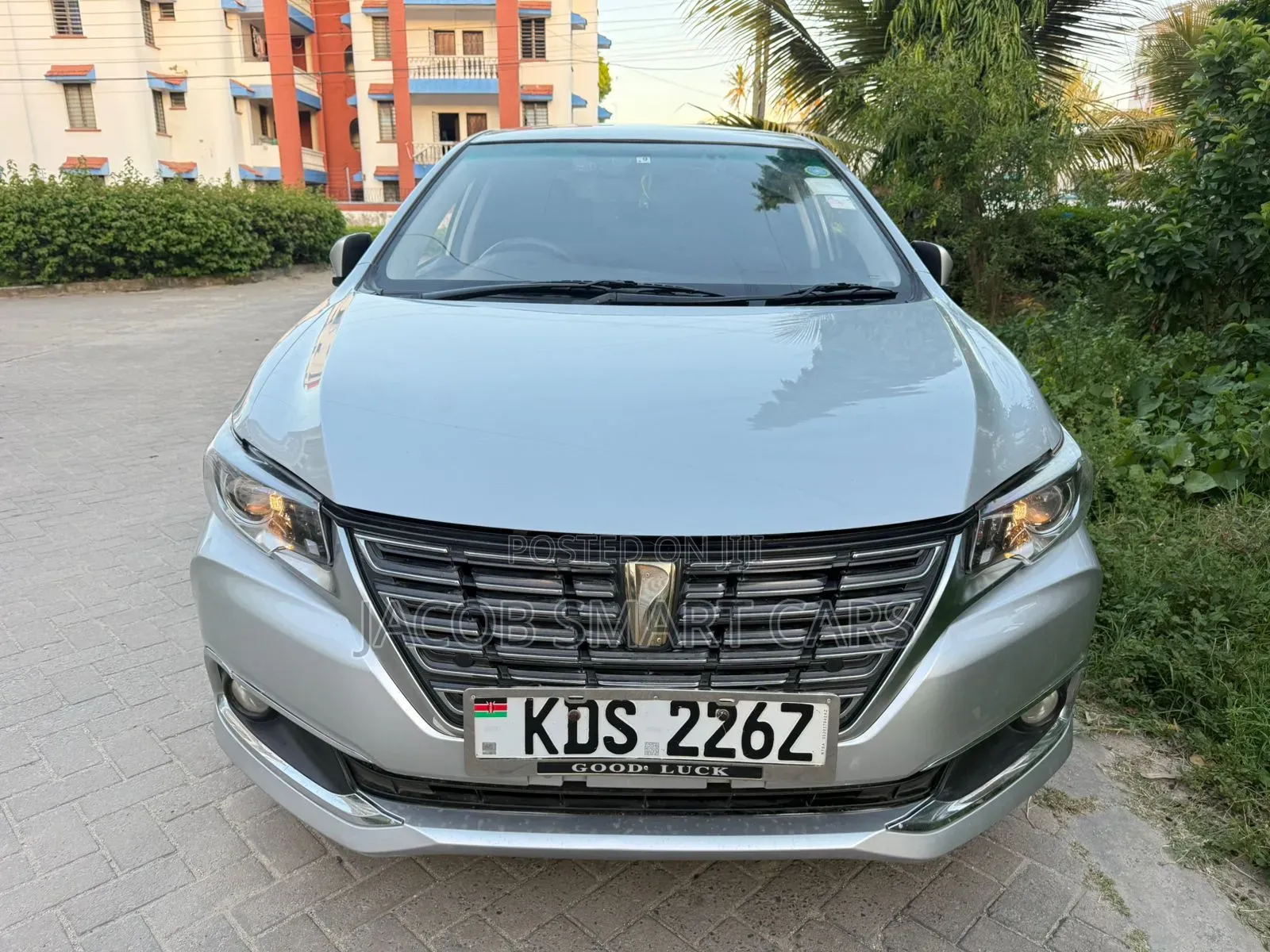 Toyota Premio 2018 Silver