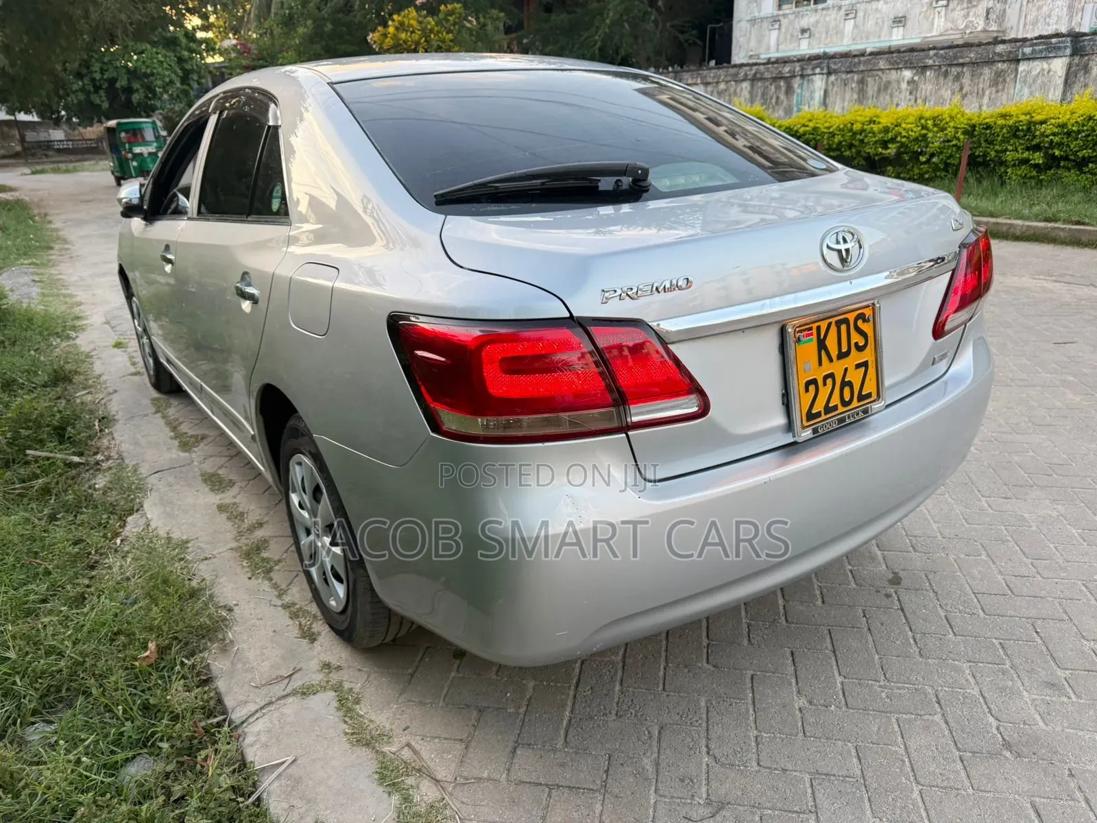 Toyota Premio 2018 Silver