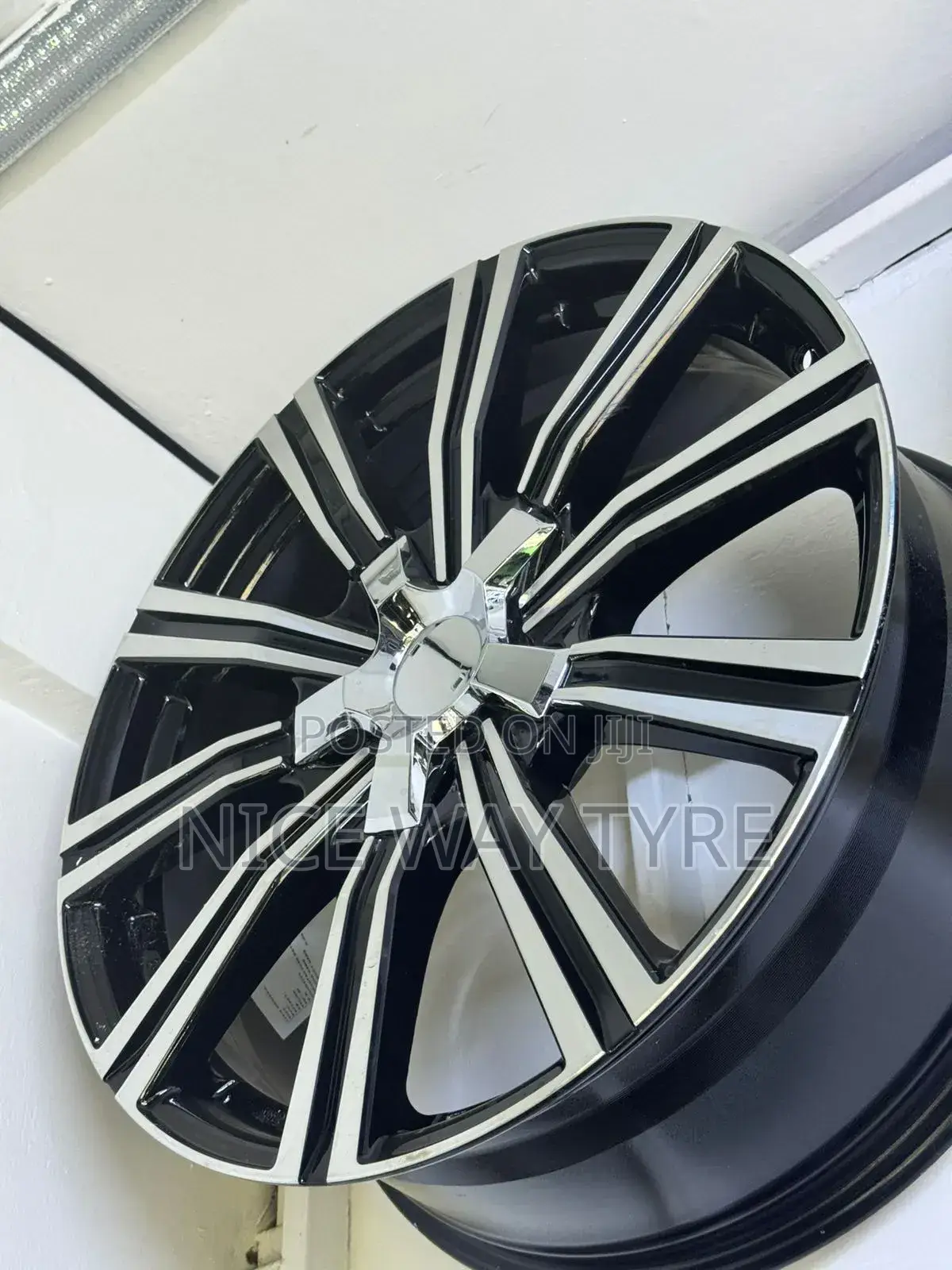 Rim Size 21 V8