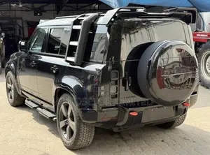 Land Rover Defender 2022 Black