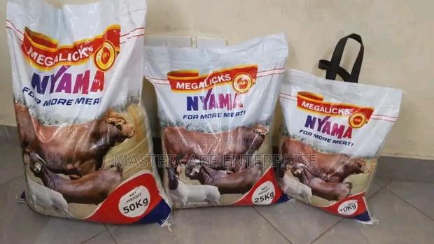 Nyama Megalicks 5 KGS