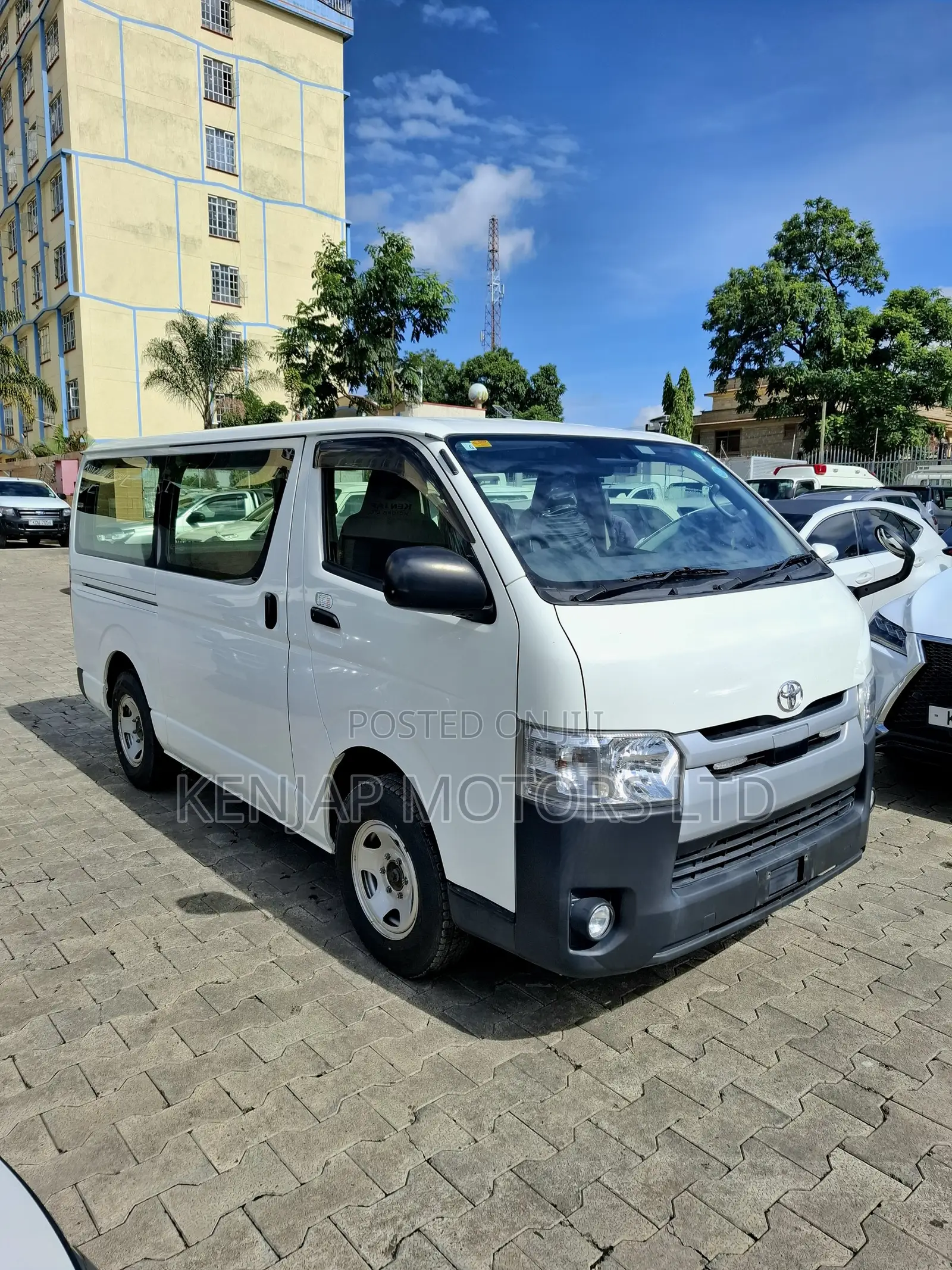 Toyota HiAce 2019 White