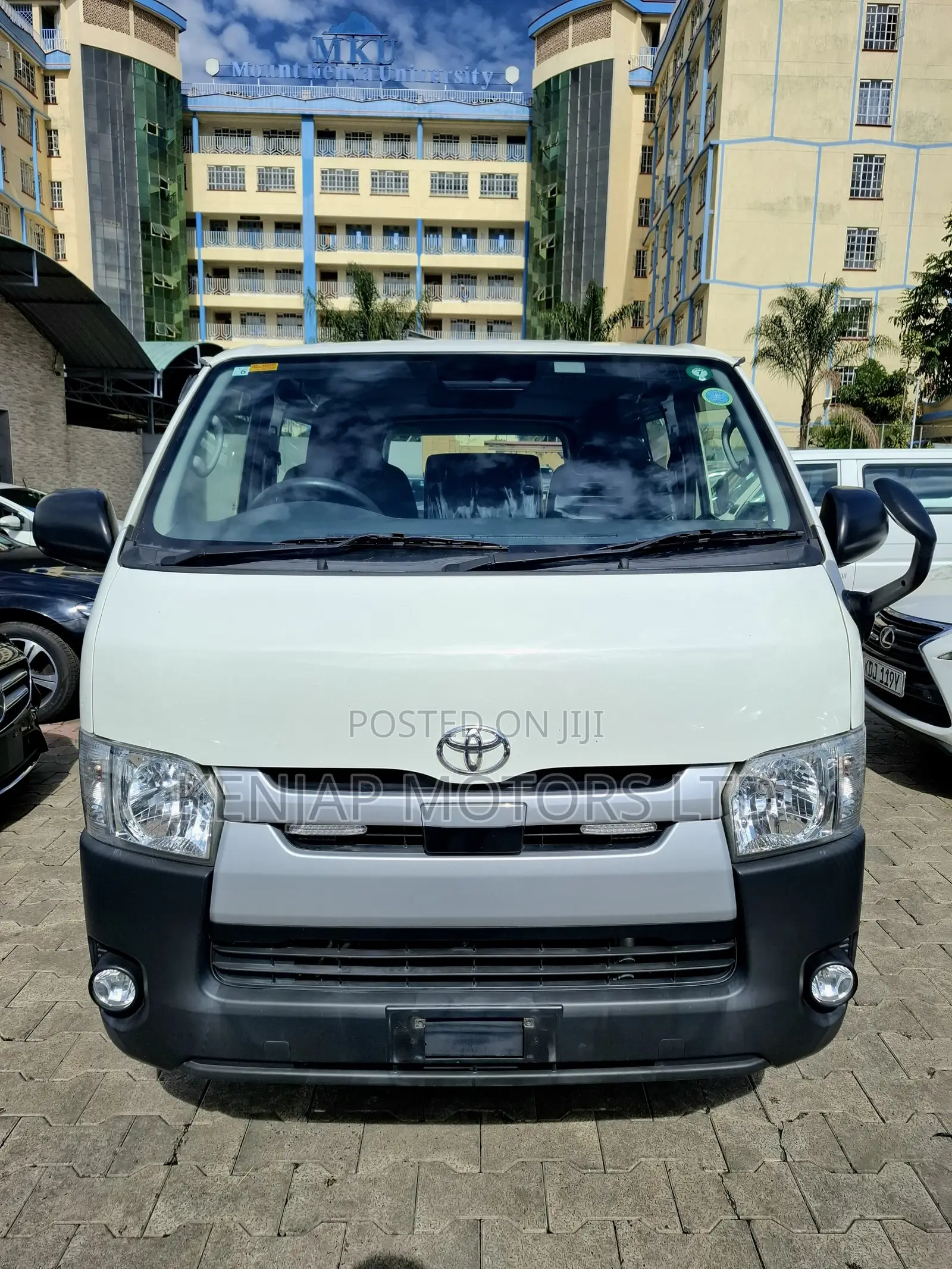 Toyota HiAce 2019 White