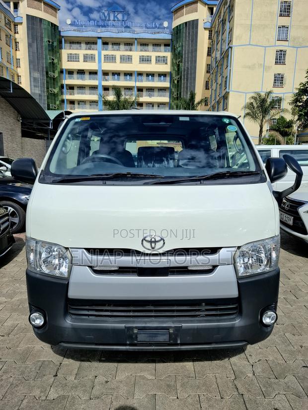 Toyota HiAce 2019 White - thumbnail 2