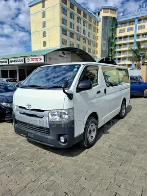 Toyota HiAce 2019 White