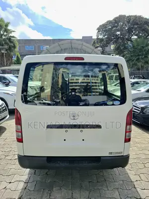 Toyota HiAce 2019 White