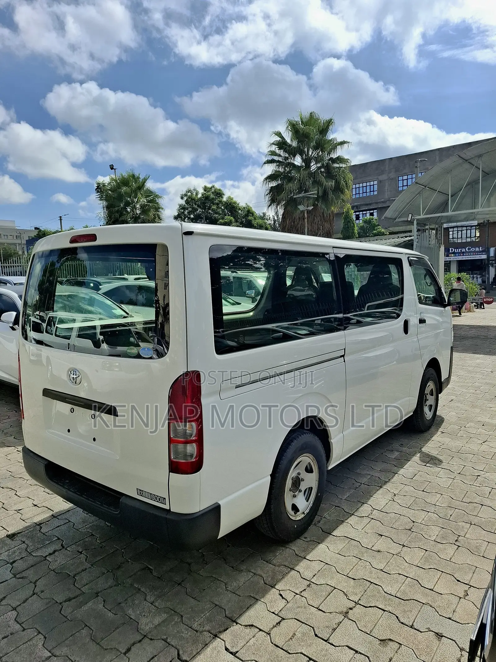 Toyota HiAce 2019 White