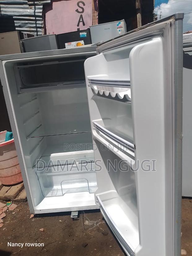 Ramtons Small Clean Refrigerator - thumbnail 4