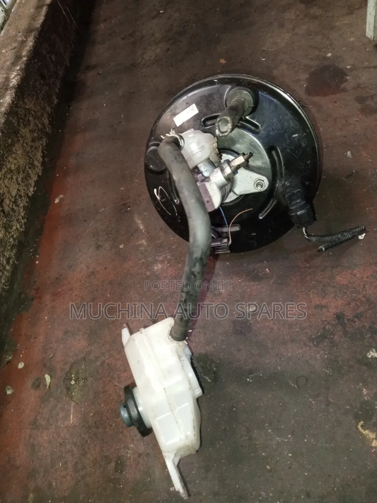 Complete Booster and Master Cylinder Toyota Noah New Model