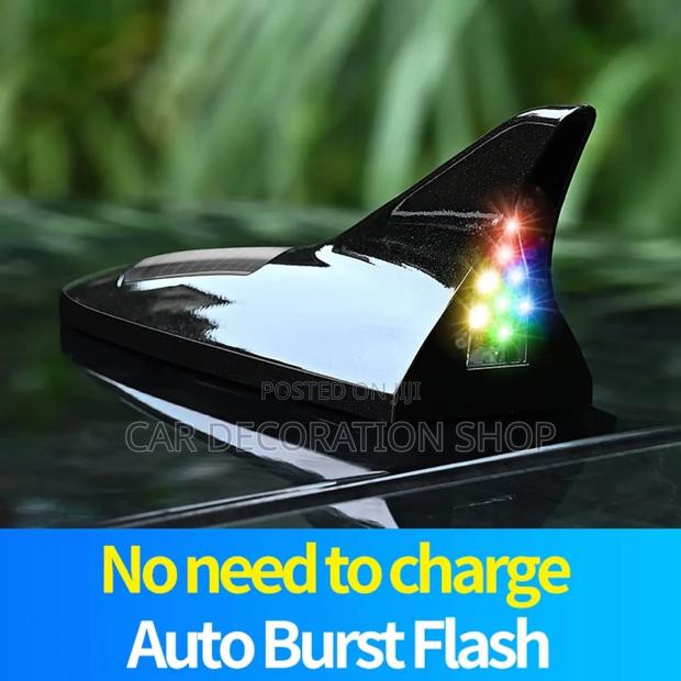 Black Solar Powered Sharkfin Antenna With Built _In Led Lights