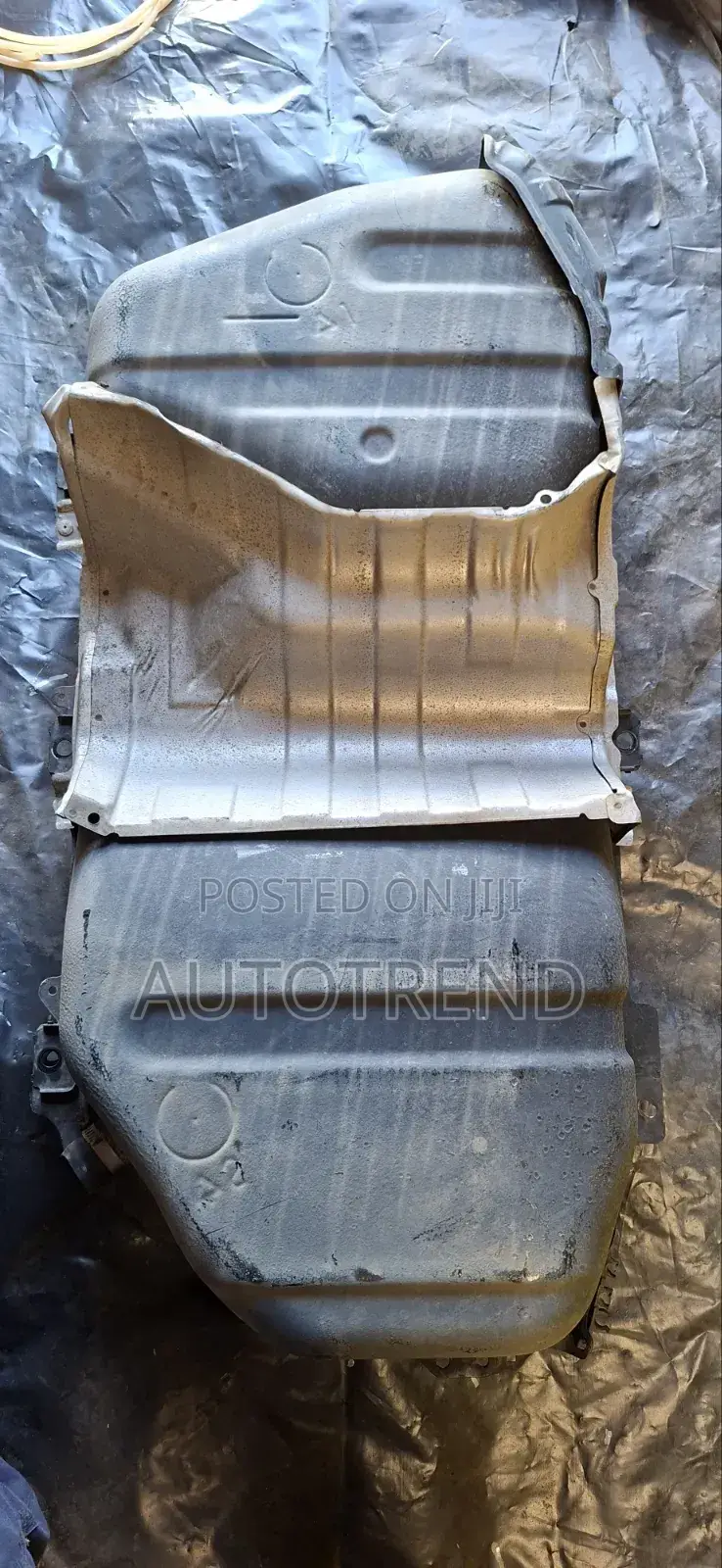 Toyota Isis Fuel Tank