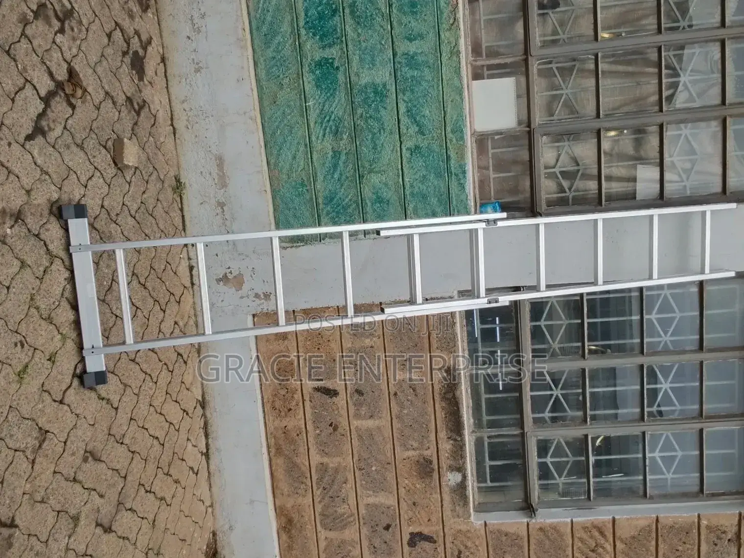 12 Step Aluminum Extension Ladder