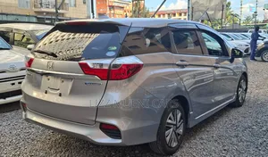 Honda Fit Shuttle 1.5 Hybrid 2WD 2019 Silver
