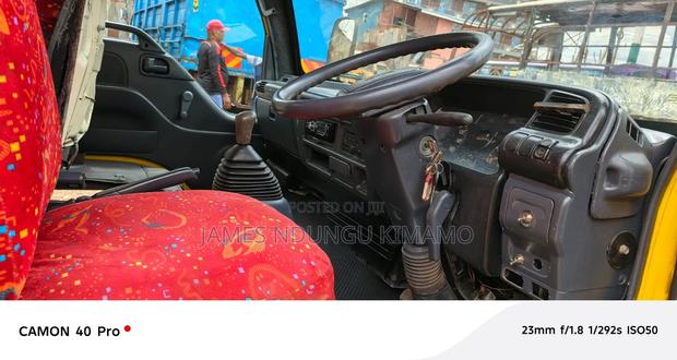 Isuzu NQR 2019 Yellow - thumbnail 3
