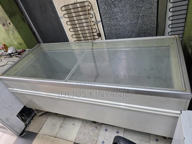 Commercial Showcase Sliding Doors Freezer - thumbnail 2