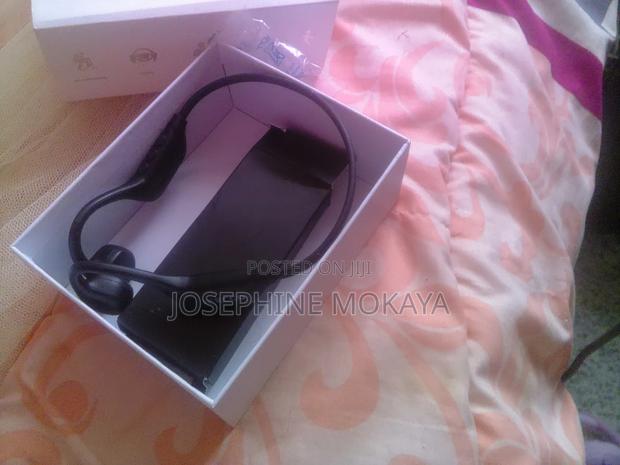Open Ear Headphones (Bone-Conduction) - thumbnail 4