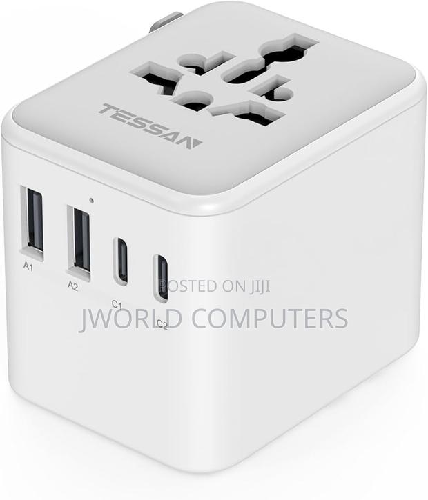 Universal Travel Adapter - thumbnail 2