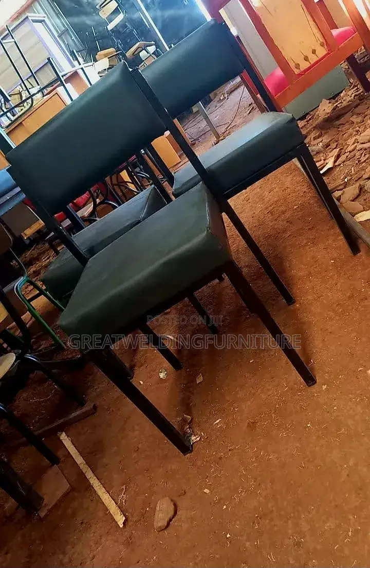 Arranged Black Office Chair Sw