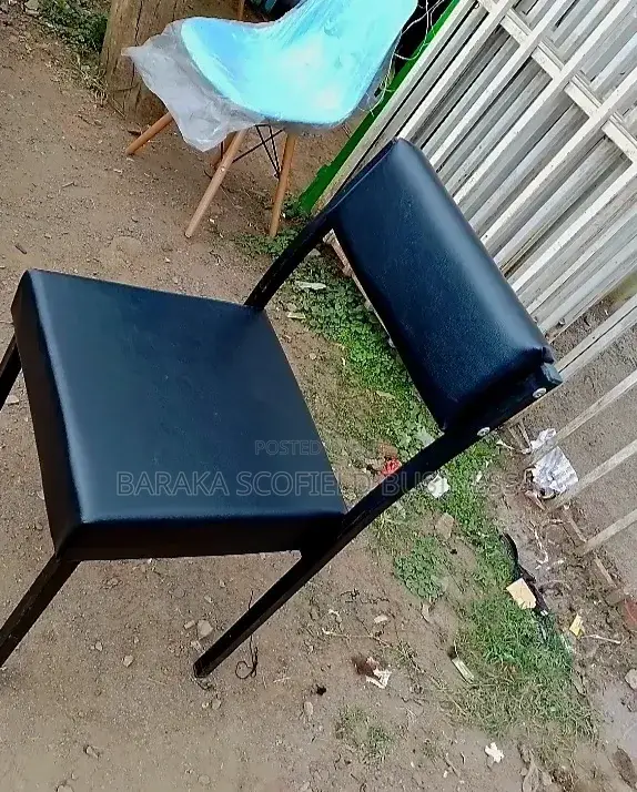 Modern Black Office Chair Rt