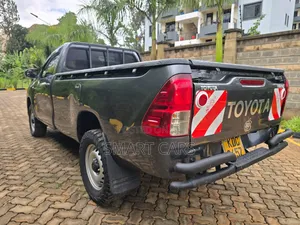 Toyota Hilux 2021 Gray