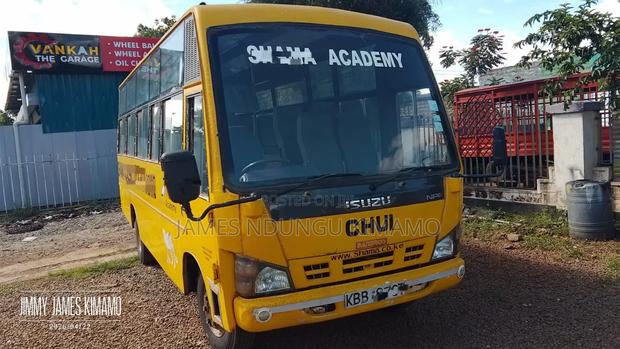 Isuzu NQR 2008 Yellow