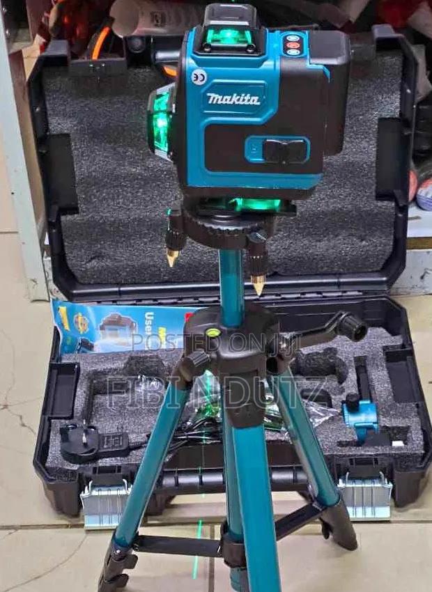 Heavy Duty Makita Laser Level Has 2 Batteries