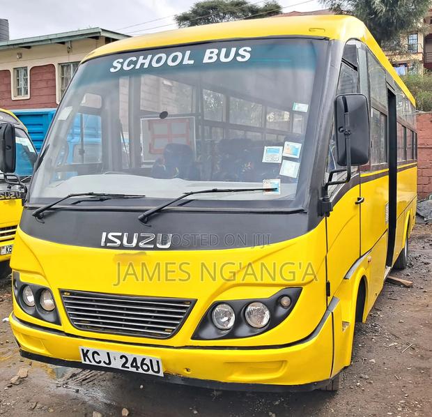 Isuzu NQR 2016 Yellow