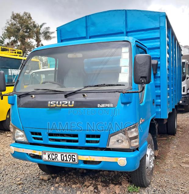 Isuzu NPR Company Maintained