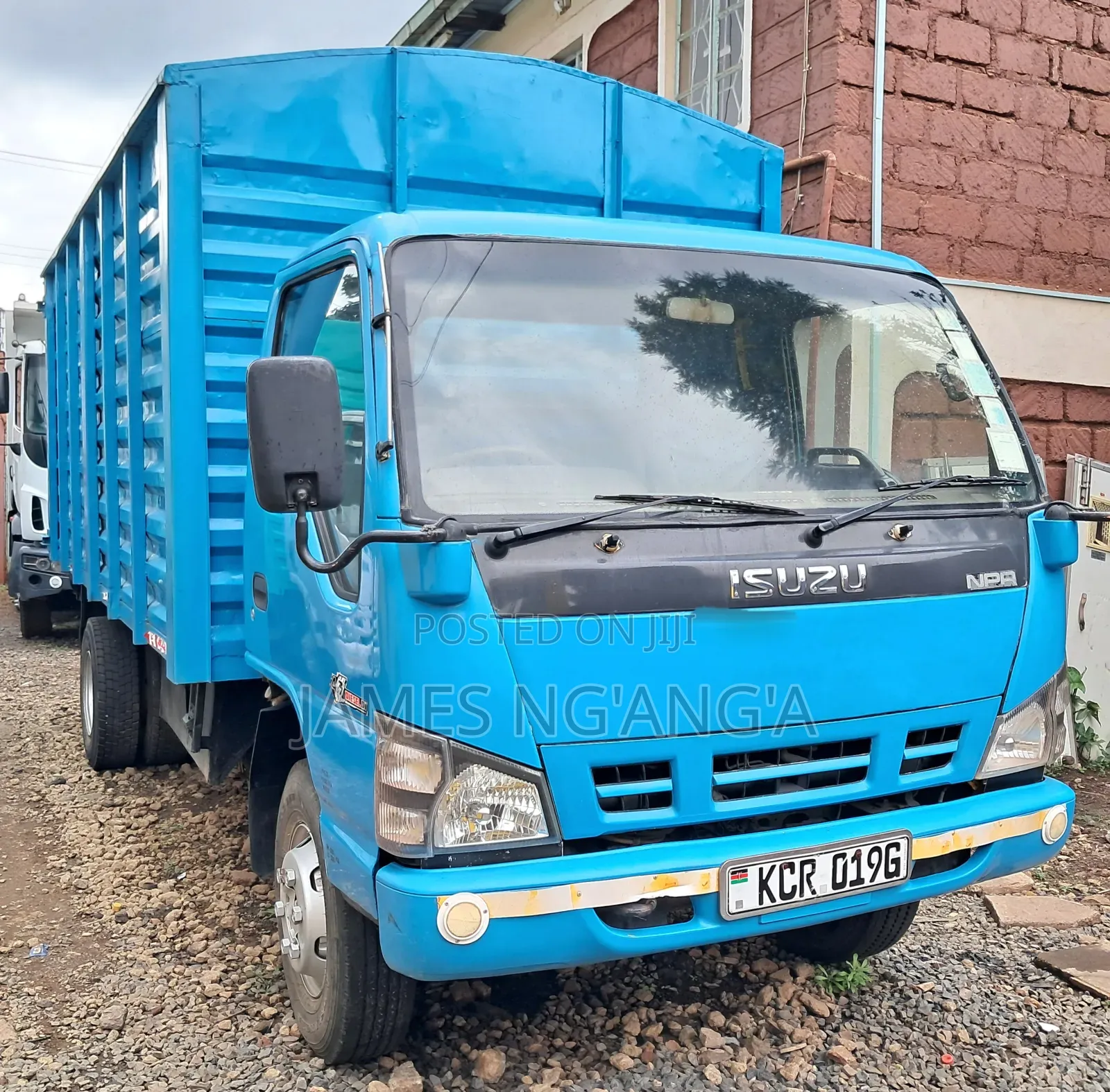 Isuzu NPR Company Maintained