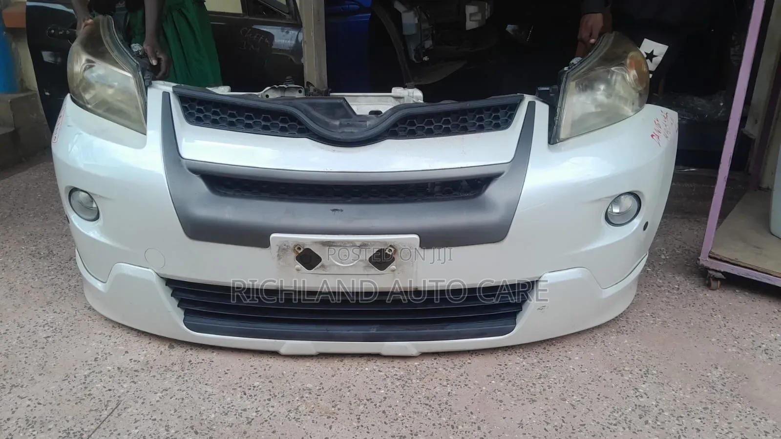 Toyota Ist Nosecut New Model