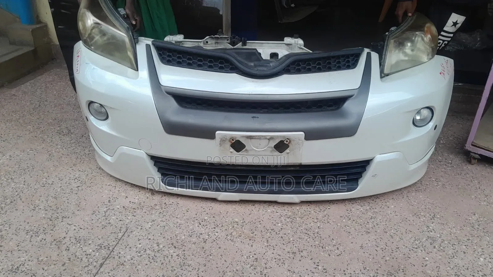 Toyota Ist Nosecut New Model
