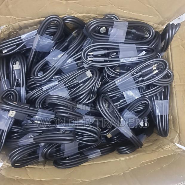 Display to Display Cable