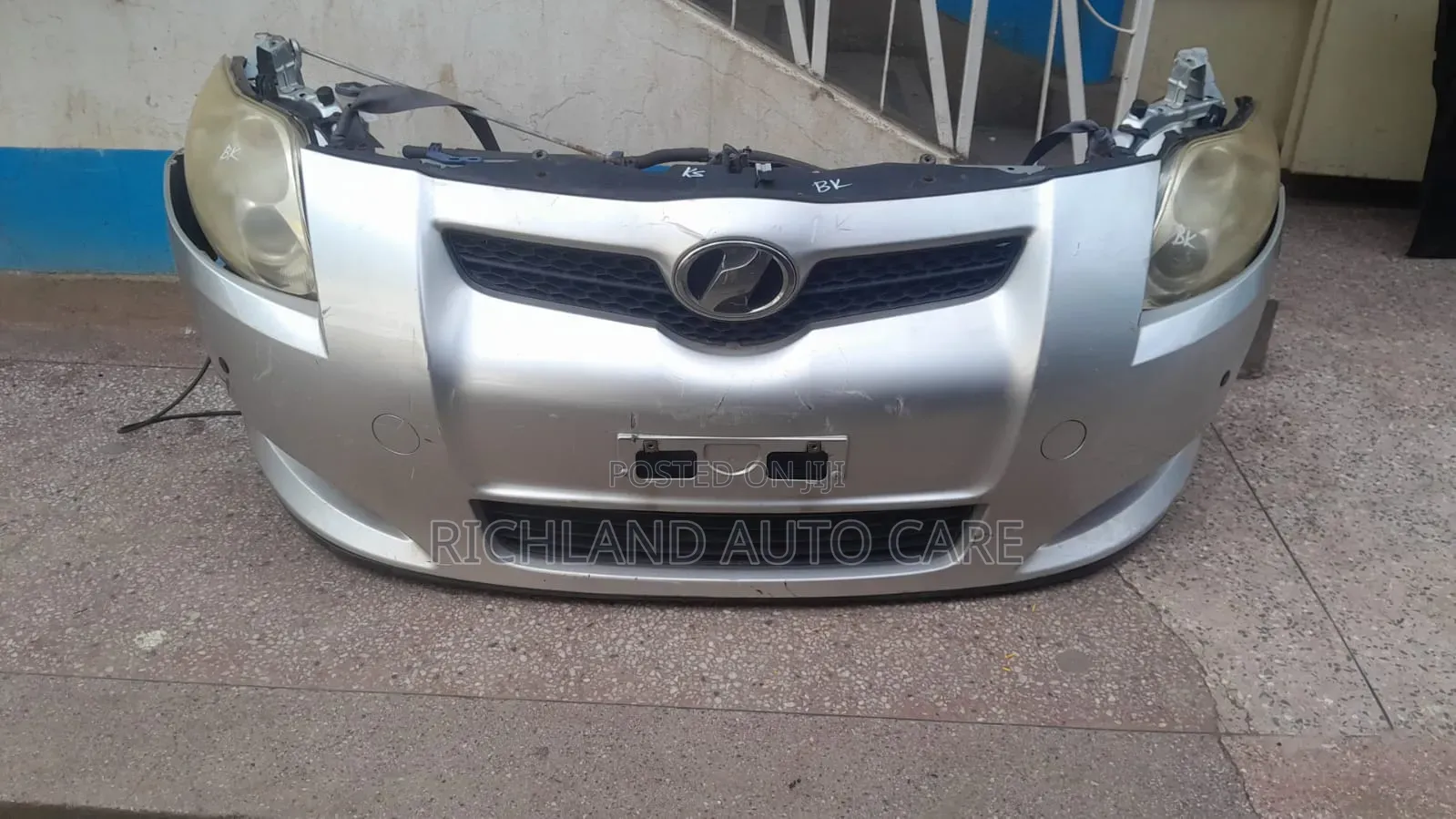 Toyota Auris 2005 Nosecut