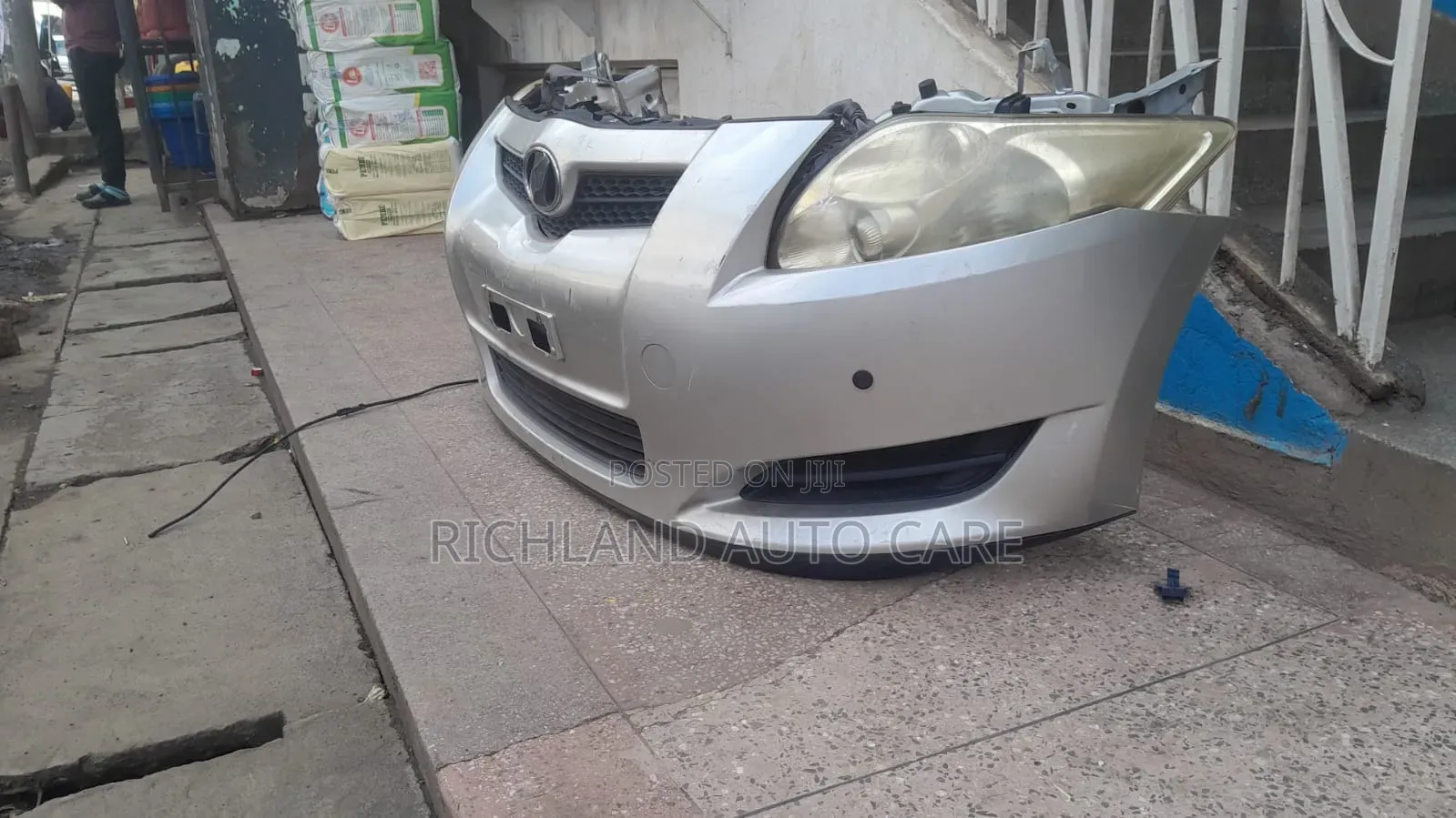 Toyota Auris 2005 Nosecut
