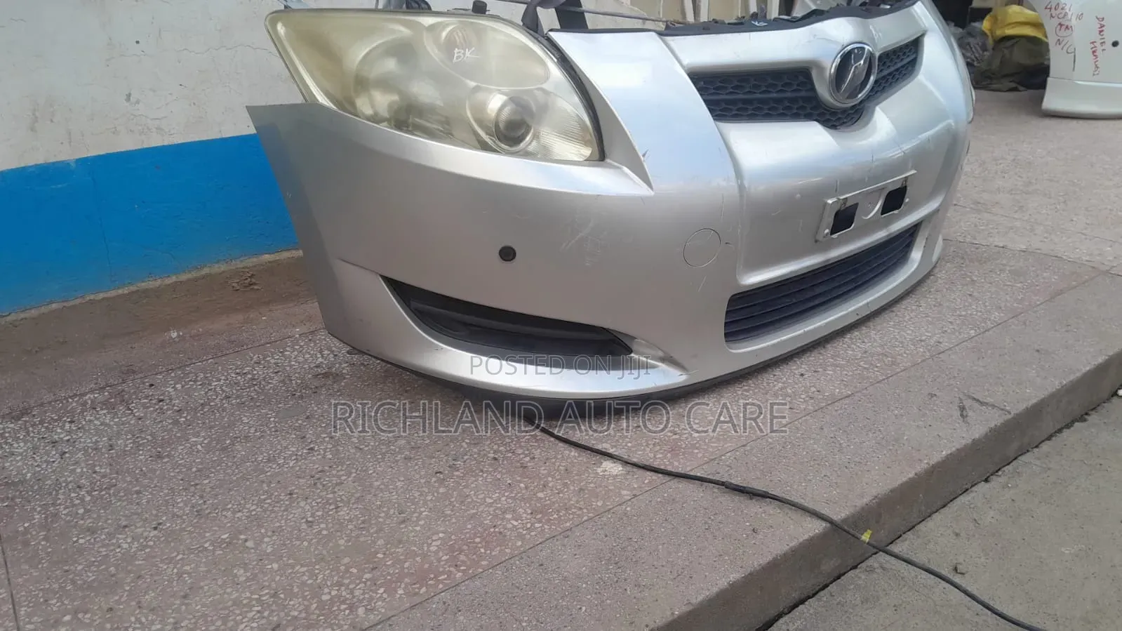 Toyota Auris 2005 Nosecut