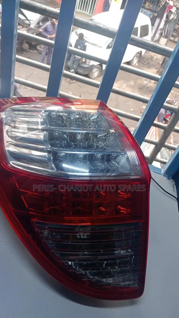 Toyota Vanguard 2012 Taillights