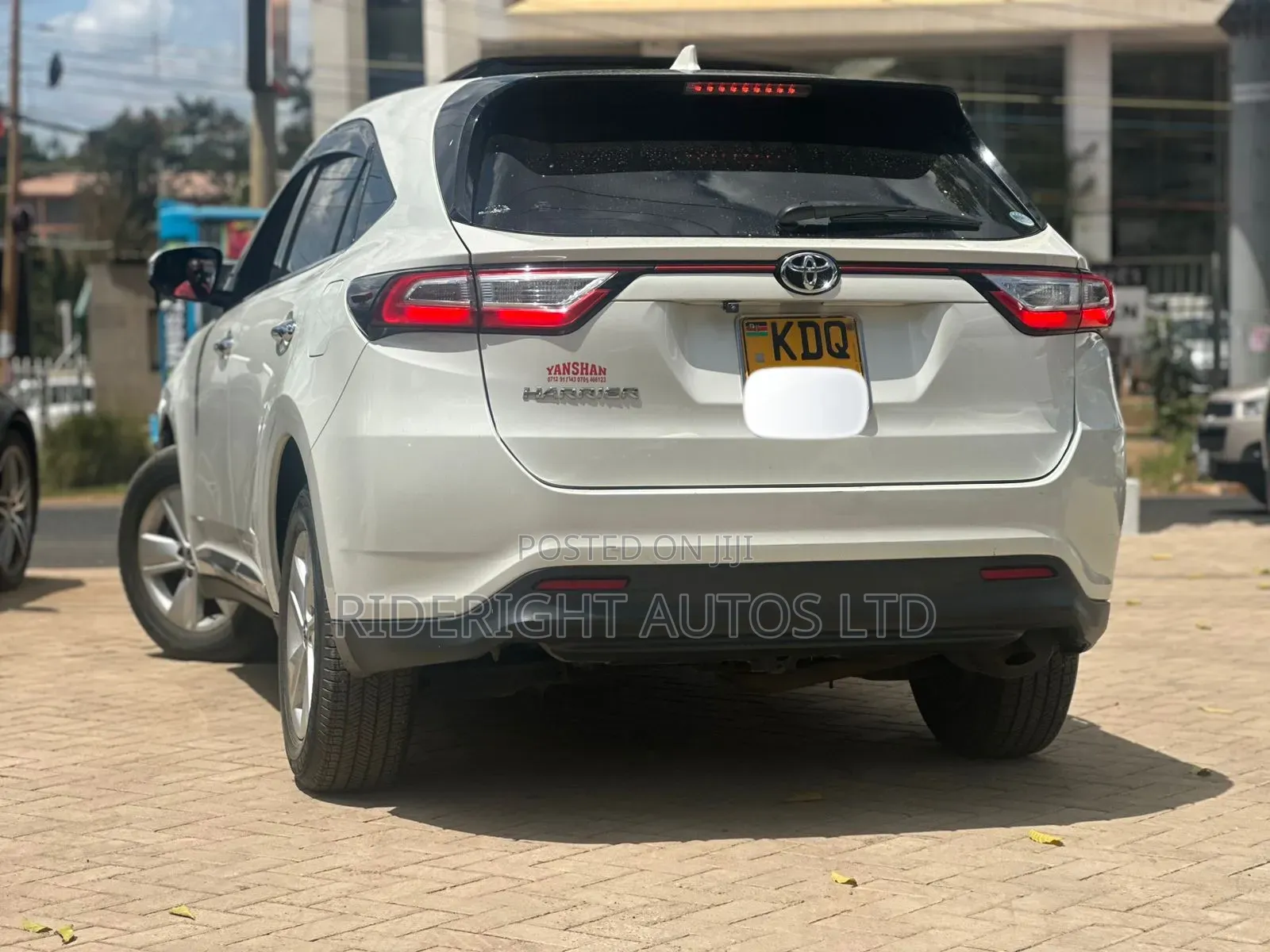 Toyota Harrier 2.0 2017 White