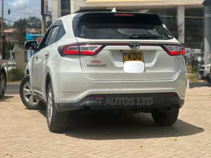 Toyota Harrier 2.0 2017 White