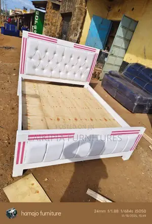 White Chester Bed 5x6