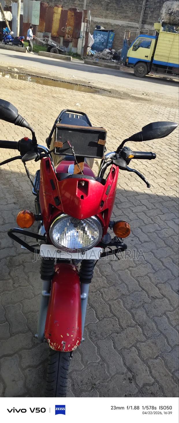TVS HLX 125 2026 Red - thumbnail 4