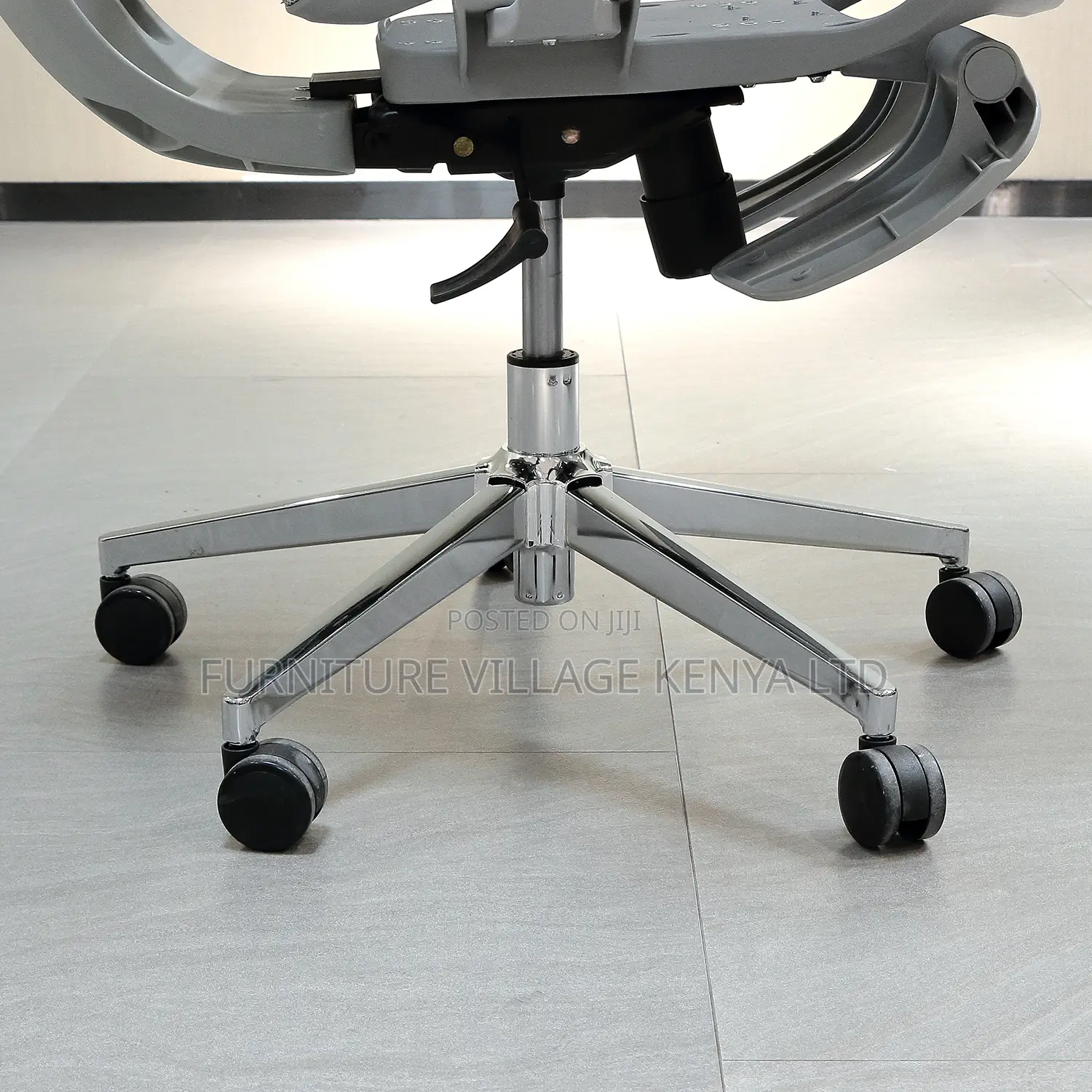 White Swivel Ergonomic Desk Chair With Footrest