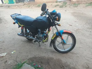Bajaj Boxer 100 2021 Red