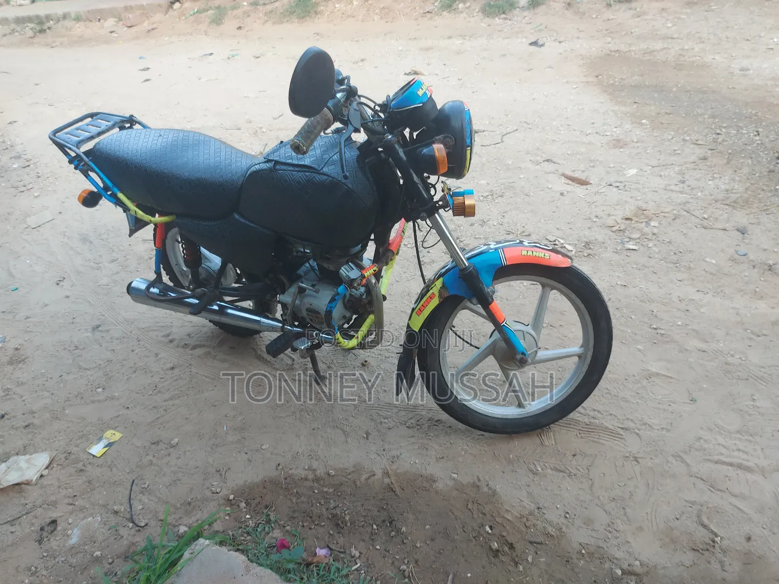 Bajaj Boxer 100 2021 Red
