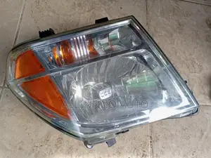 Nissan X Trail T30 Headlights